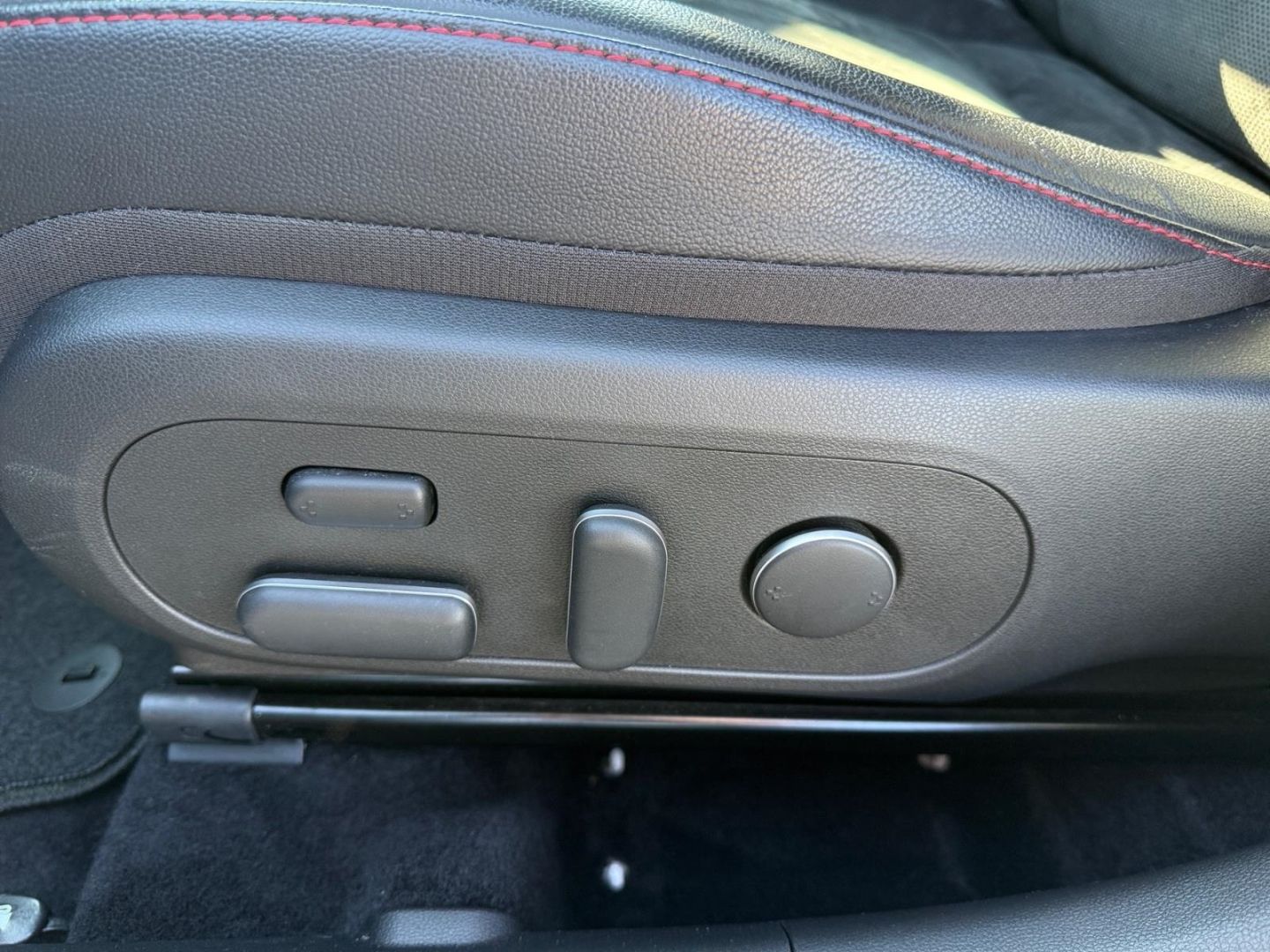 Fahrzeugabbildung Hyundai KONA Line Hybrid SX2 (MY25) HEV 1.6 GDI