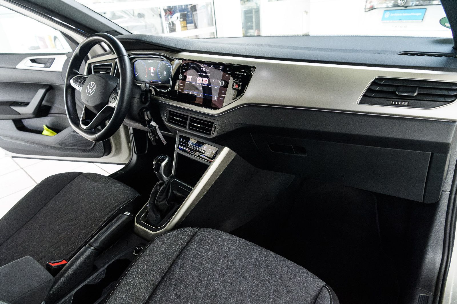 Fahrzeugabbildung Volkswagen Taigo Move+LED+SHZ+PANO+ALU+ACC+PANO+RFK+IQLIGHT