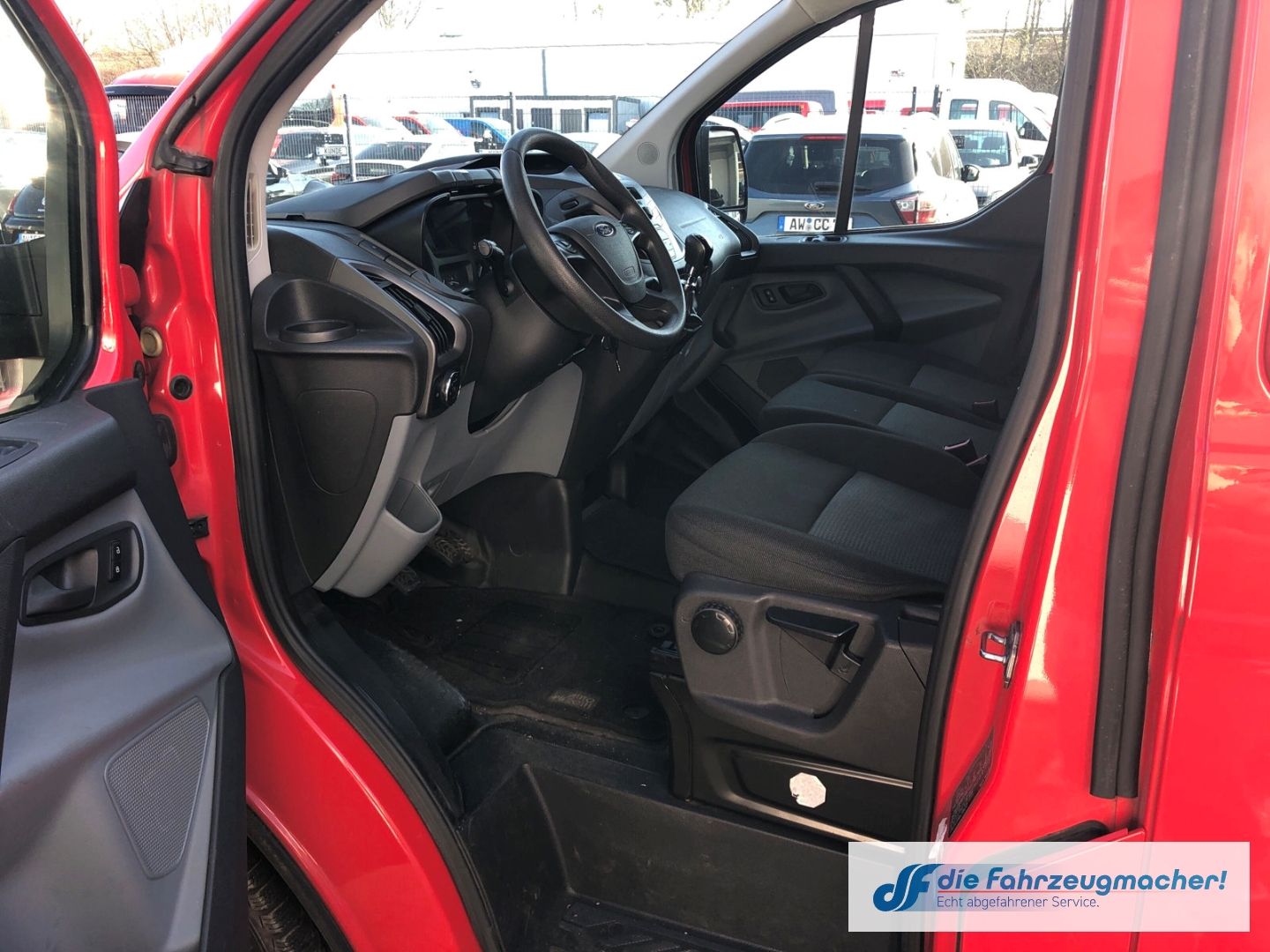 Fahrzeugabbildung Ford Transit Custom Kombi 300 L1 2.2 TDCi *8401 Expor
