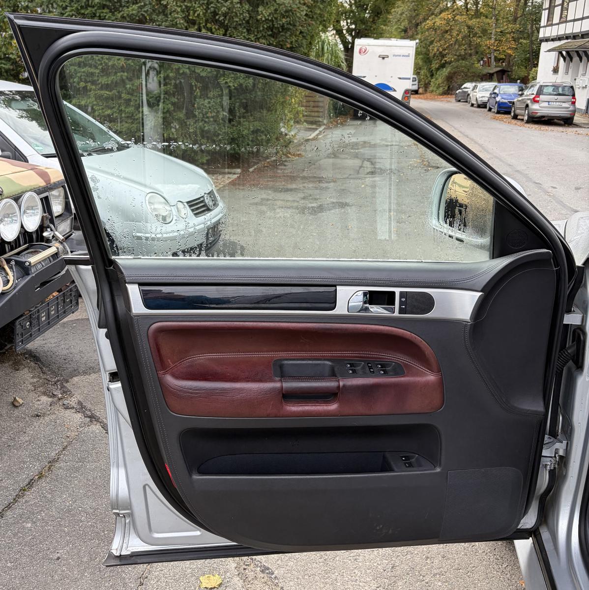 Volkswagen Touareg 2005 — photo 9