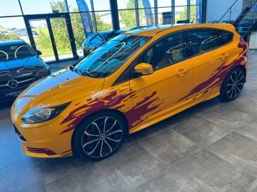 MYAUTOCENTER – Gebraucht- und Jahreswagen mit Werkstattservice in Pfaffenhofen Ford Focus *RECARO*SPORT*SitzHZ*2-ZONEN*TÜV 0127*