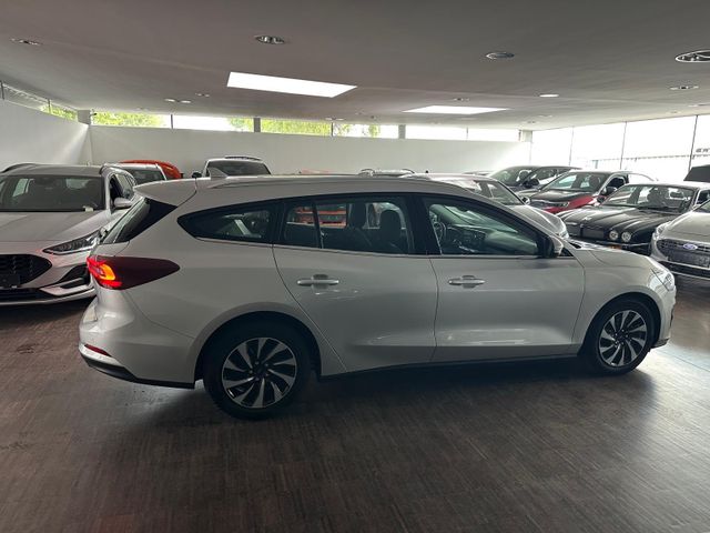 Fahrzeugabbildung Ford Focus Turnier Titanium*Automatik*