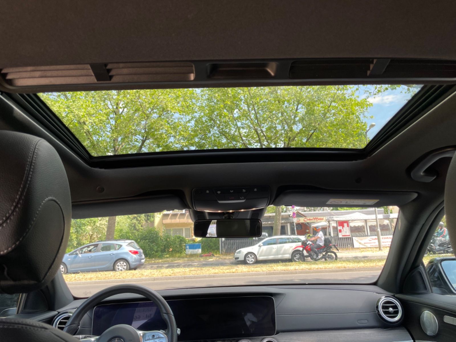 Fahrzeugabbildung Mercedes-Benz E 400d 4Matic AMG*Burmester*Airmatic*Distronic*