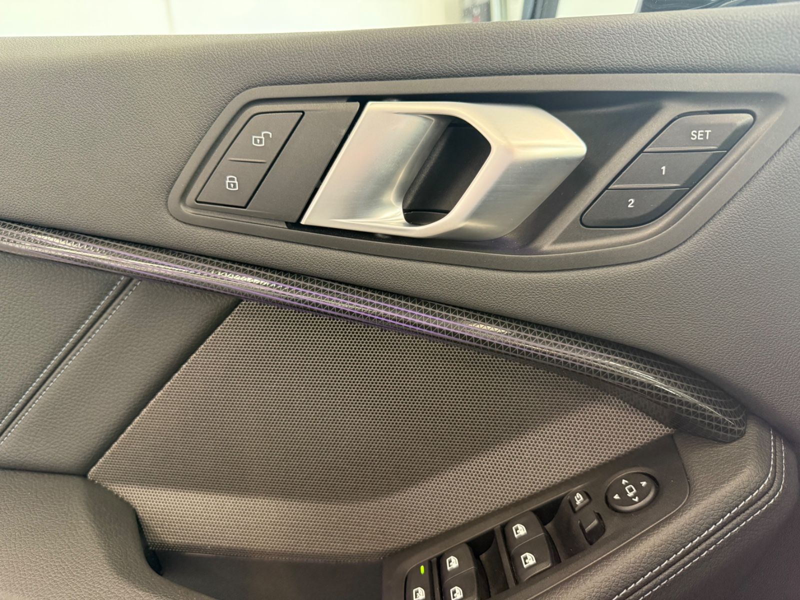 Fahrzeugabbildung BMW 118 i Edition Colorv.; M-Tech.-,M-Pro-Sport-Pak.