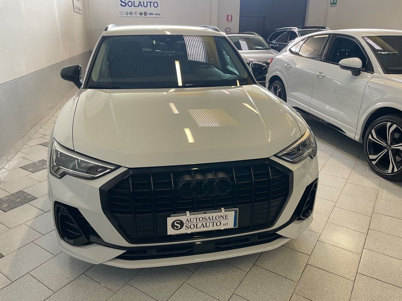 Audi Q3 35 TDI S tronic line Black Telec. imagem 2