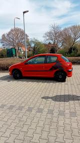 Peugeot 206 1.4 Premium 75 AUTO Premium - Peugeot 206 Premium mit Benzin-Antrieb