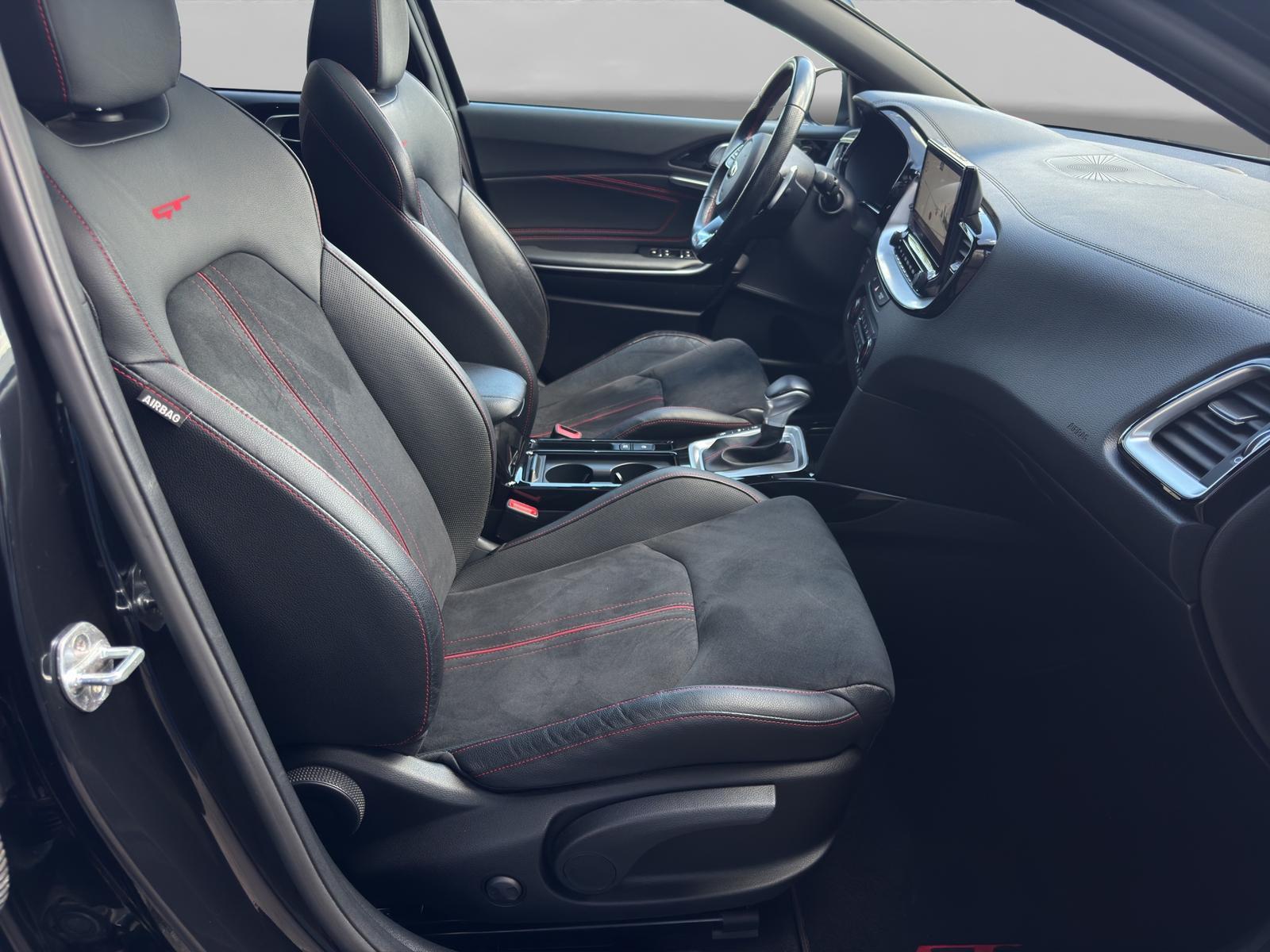 Kia CEED 1.6T GT PANO-DACH+TEIL-LEDER+NAVI+LED-LICHT