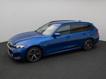 Fahrzeugabbildung BMW 330e Tour M Sport Komfortzugang Kamera 18"M LMR