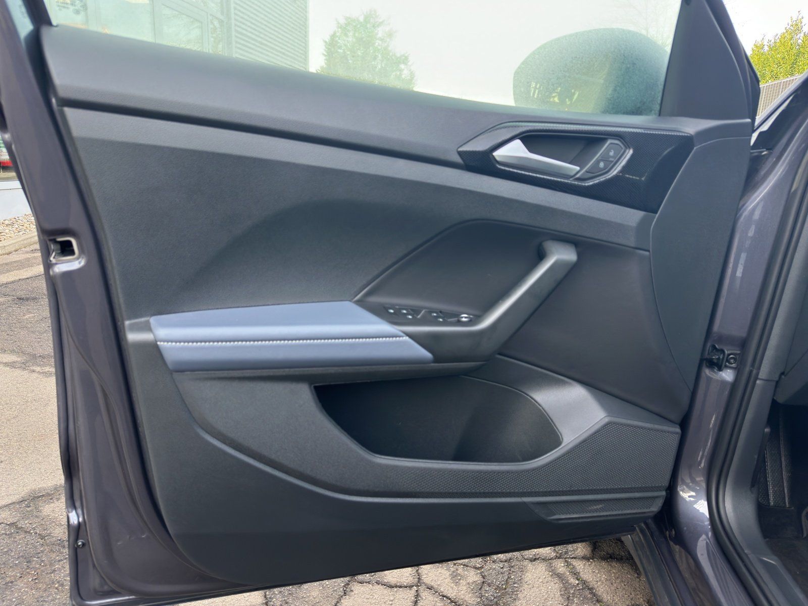Fahrzeugabbildung Volkswagen T-Cross STYLE 1.0 TSI.AHK.IQ-Light.ACC.Clima.RF-