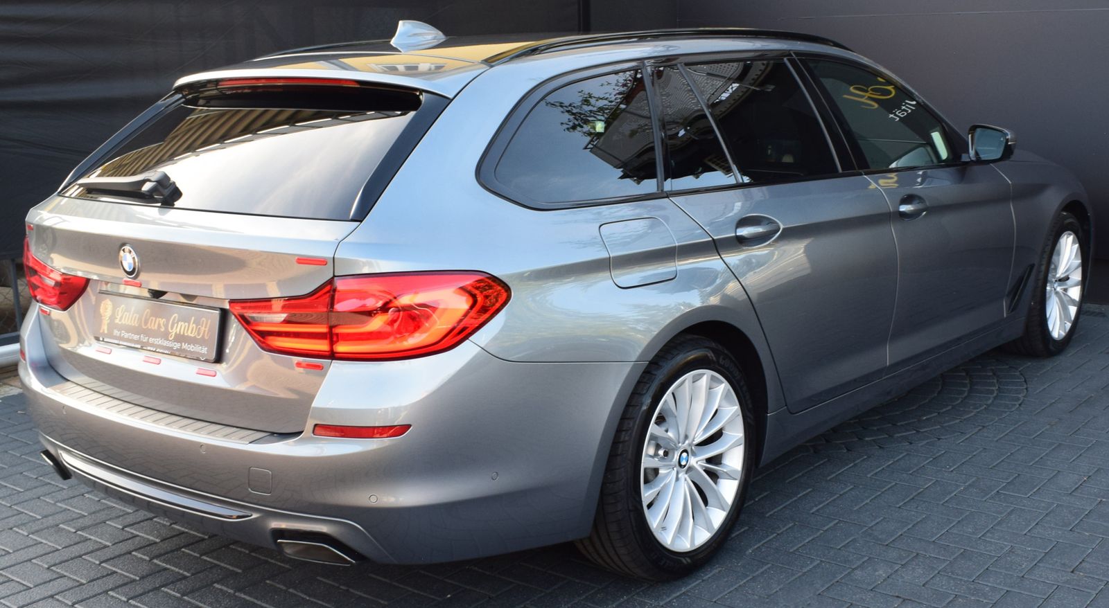 BMW 540 i xDrive SPORT-LINE DAB HARMAN KARDON LED foto 6