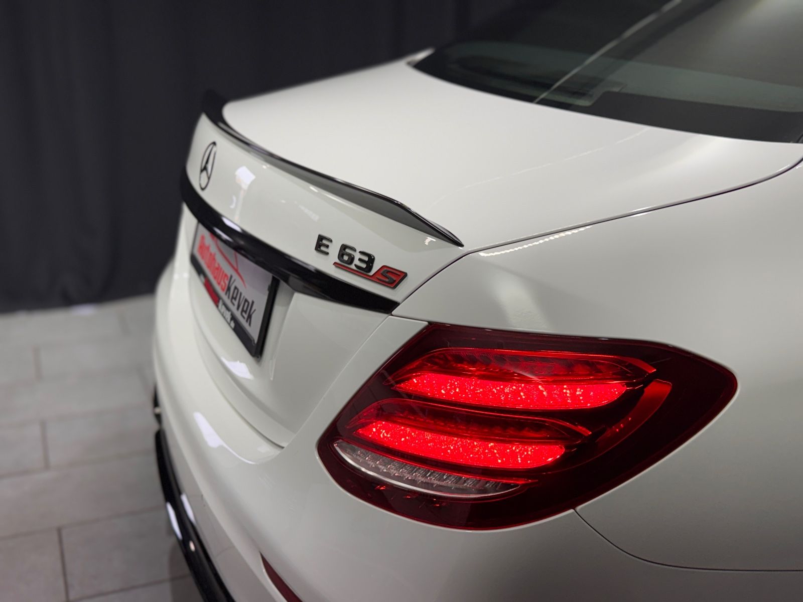 Fahrzeugabbildung Mercedes-Benz E 63 S AMG 4Matic+|AMG DRIVER|BURMESTER|TV|VOLL