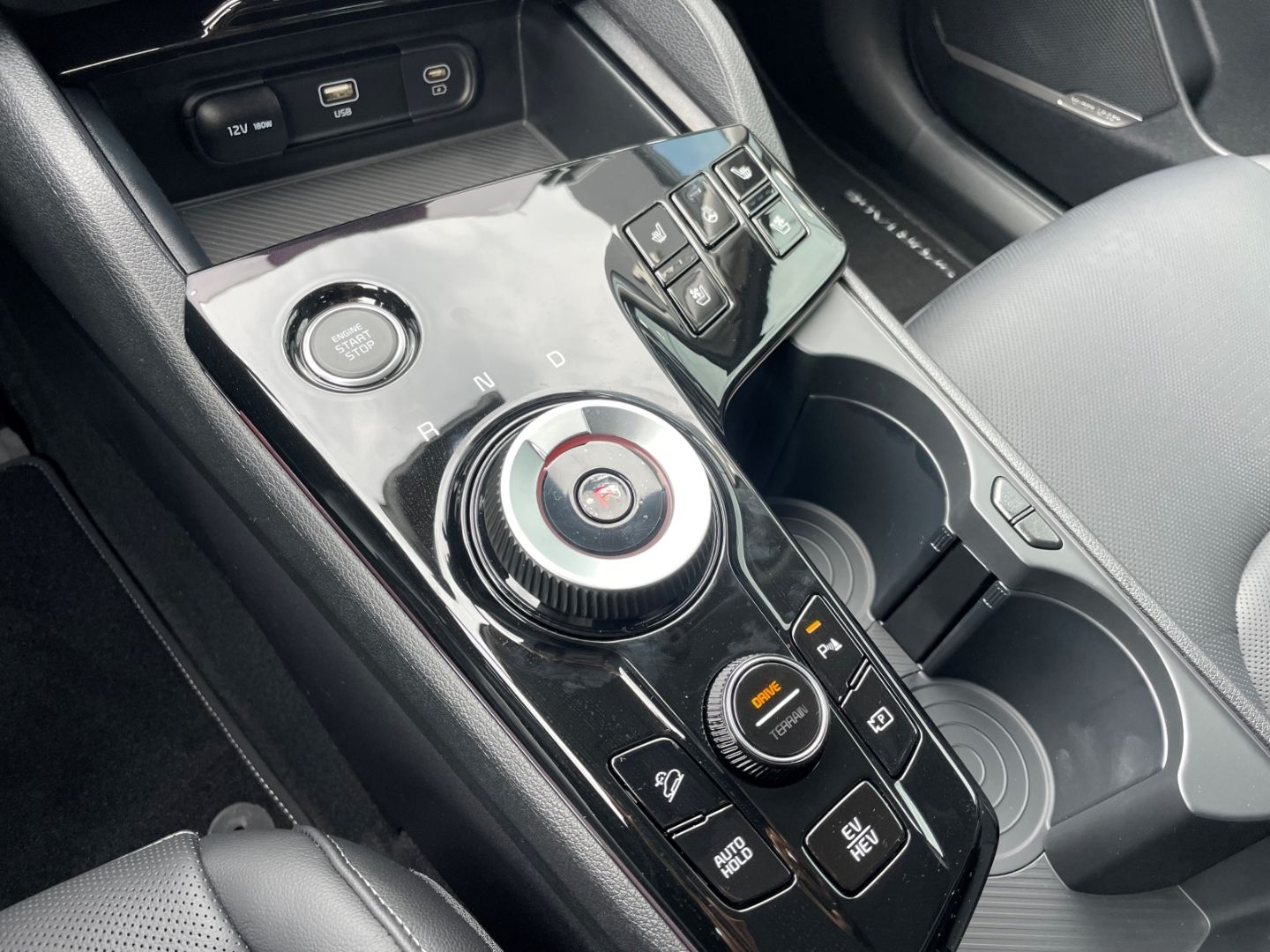 Fahrzeugabbildung Kia Sportage Plug-in Hybrid 4WD LED Klimasitze Kamer