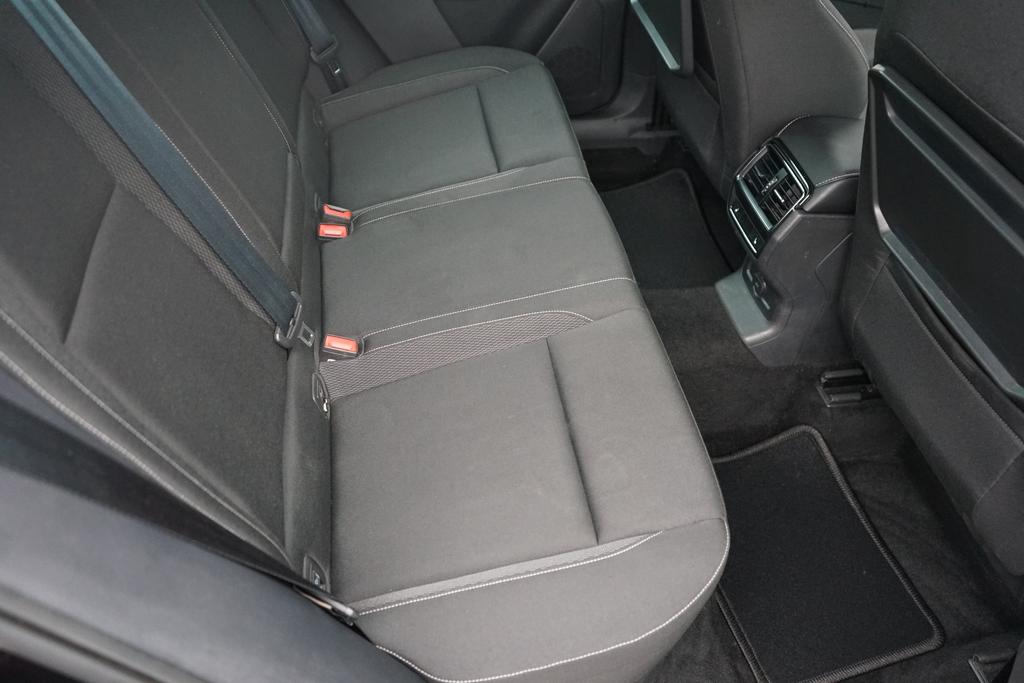 Skoda Karoq 2022 г. Чёрный, пробег 52477 км