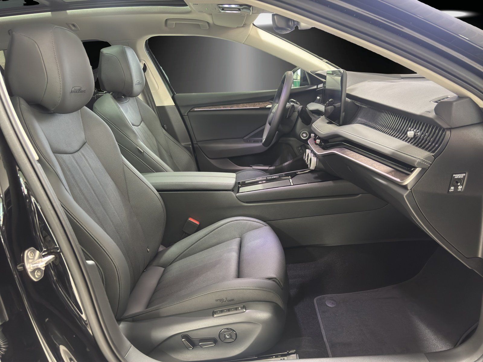 Fahrzeugabbildung SKODA Superb Combi L&K 2,0 TDI 142 kW DSG 4x4 Voll