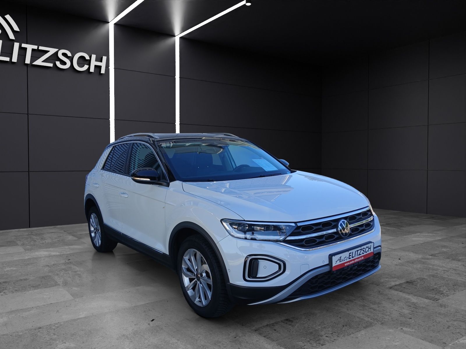 Fahrzeugabbildung Volkswagen T-Roc TDI Style AHK AID ACC RFK SH LM