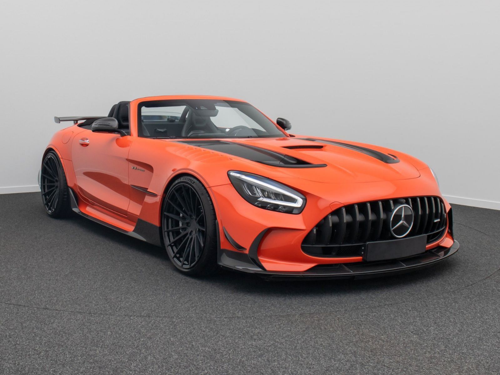 Fahrzeugabbildung Mercedes-Benz AMG GT C AMG GTC 4.0 V8 Black Series 1of1 900PS