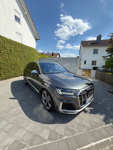 AUDI SQ7 TDI V8 Quattro 7 Sitze, Sthz, Massage, Pano