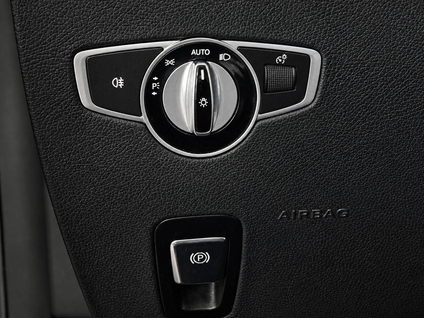 Mercedes-Benz CLS 220 *1. Hand + LED + Ambiente*