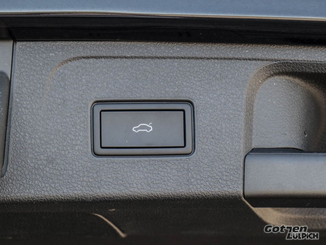 Fahrzeugabbildung Volkswagen Passat Variant 2,0TDI Business DSG AHK Bluetooth