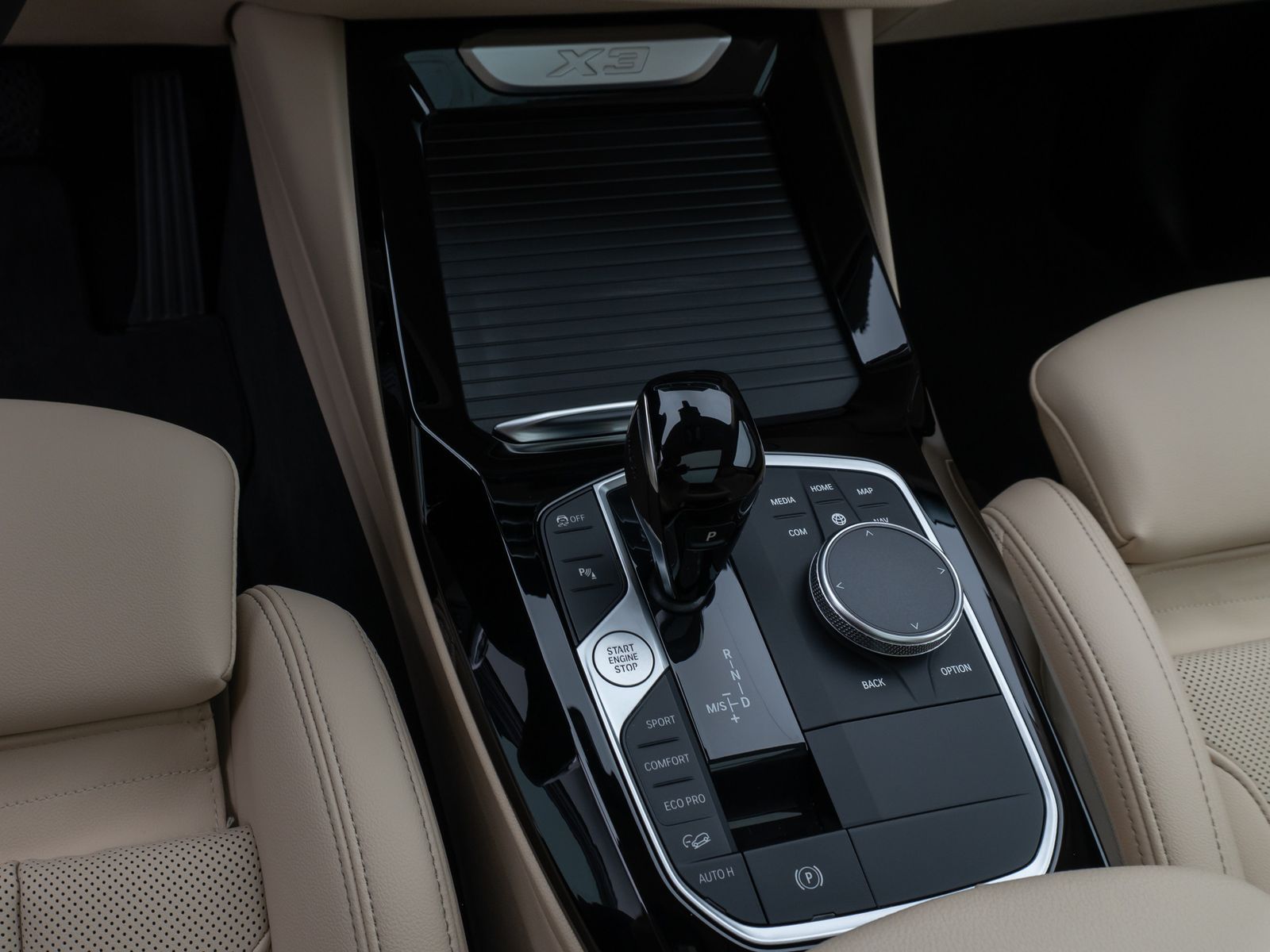 Fahrzeugabbildung BMW X3 xD20i Panorama Kamera DAB CockPit+ LED Sport
