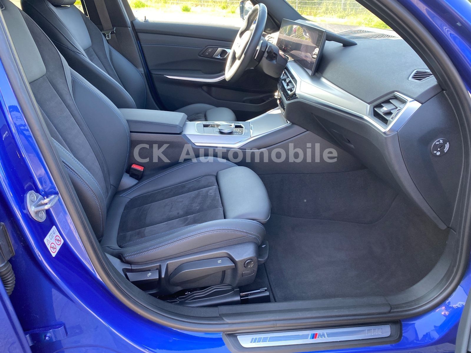 Fahrzeugabbildung BMW 320d xDrive Touring M-Sport/Navi/LED/ACC/360°Kam