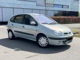 Renault Scenic 1.6 16V Familienauto Servic... - Renault Scenic aus 2001: 1.6