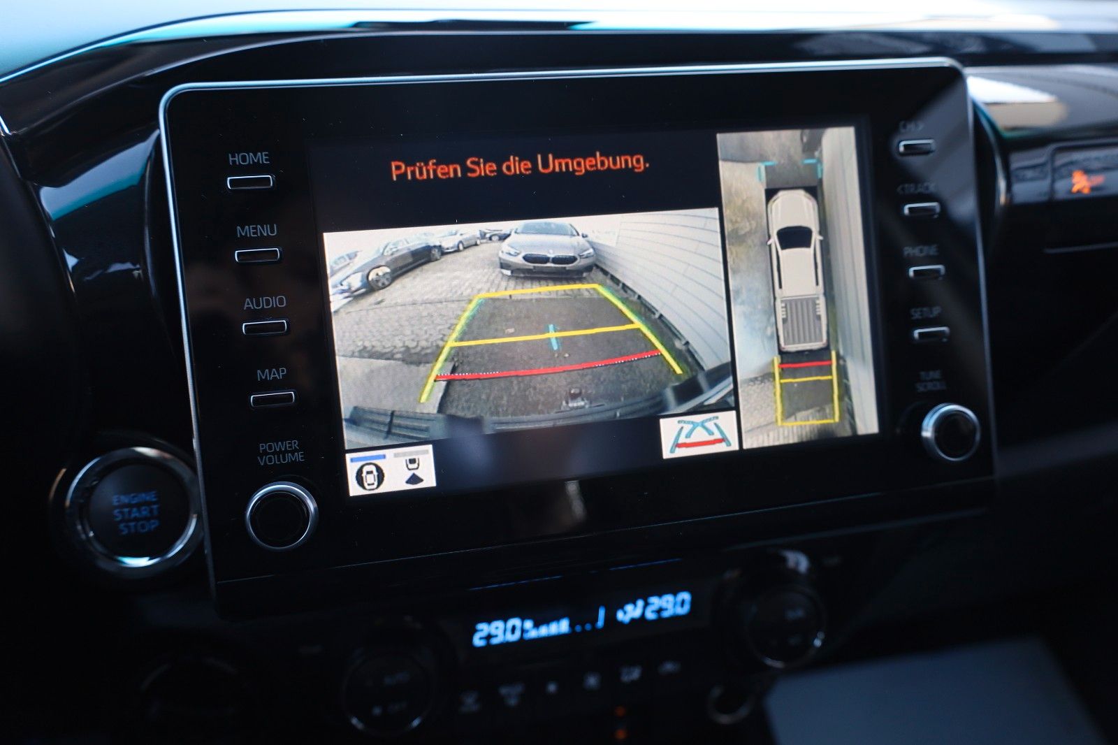 Fahrzeugabbildung Toyota Hilux 2.8 Executive,Navi,LED,Rollo,Rollbügel,AHK