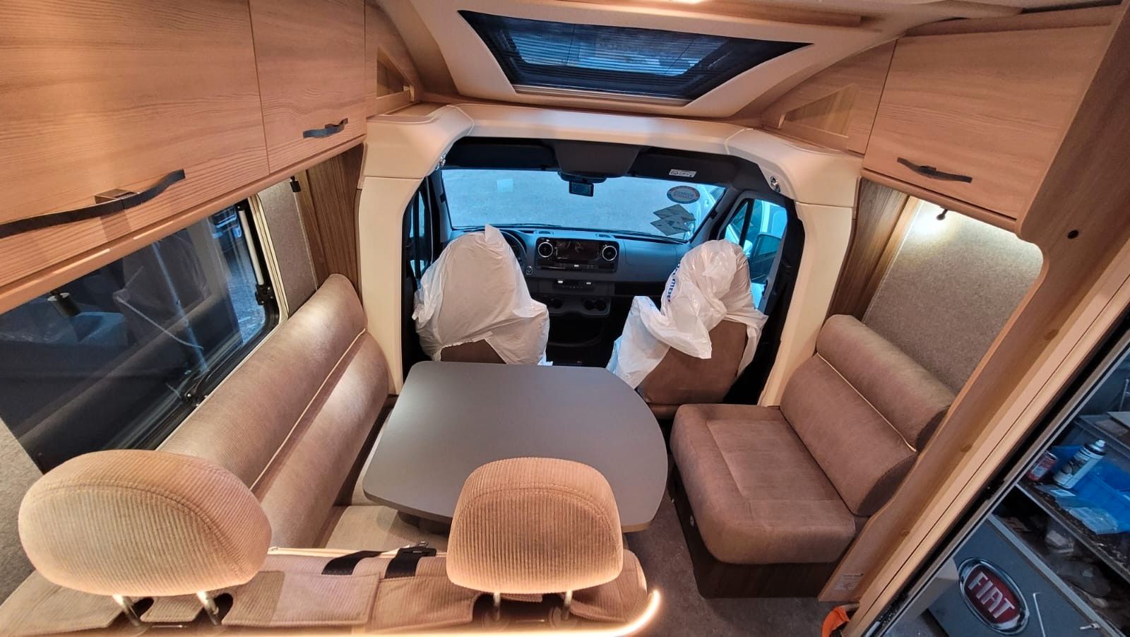 Fahrzeugabbildung Eura Mobil Profila T 696 EB * SAT / TV 32'' *