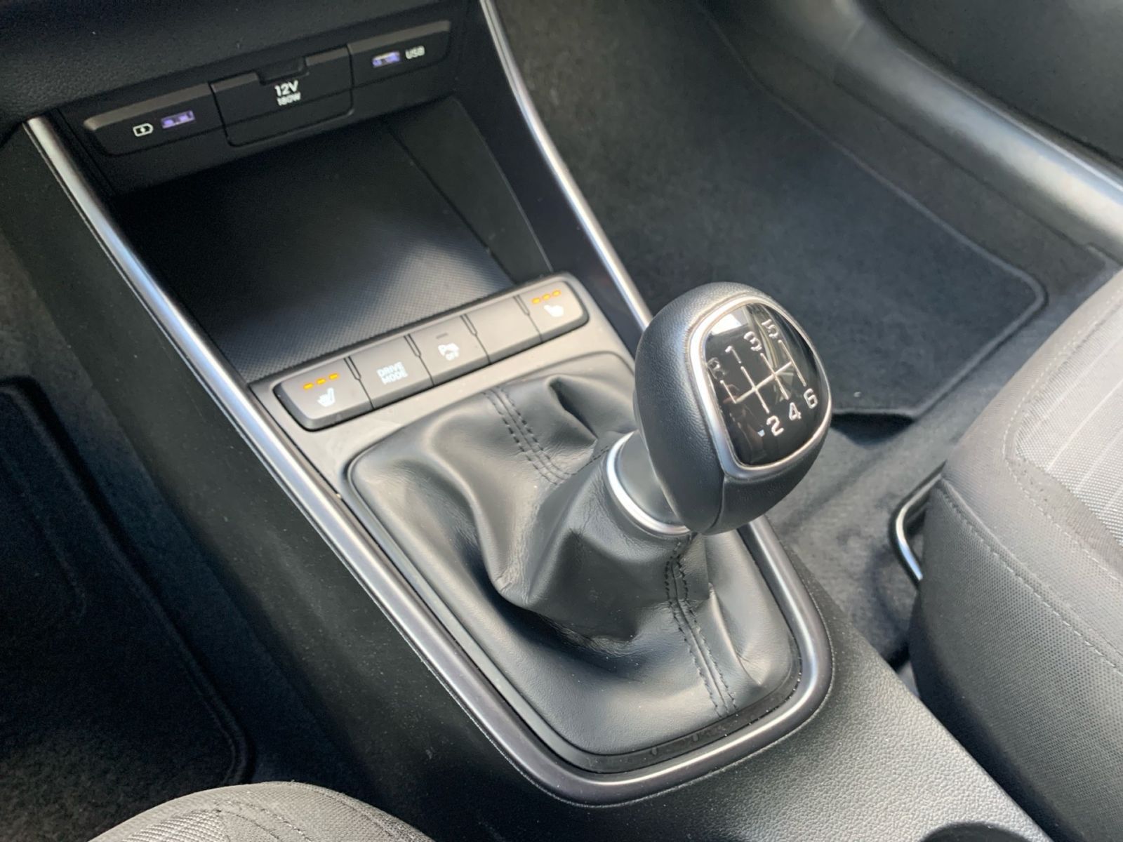 Fahrzeugabbildung Hyundai i20 1.0 T-GDI Edition 30 1Hd Allwetter