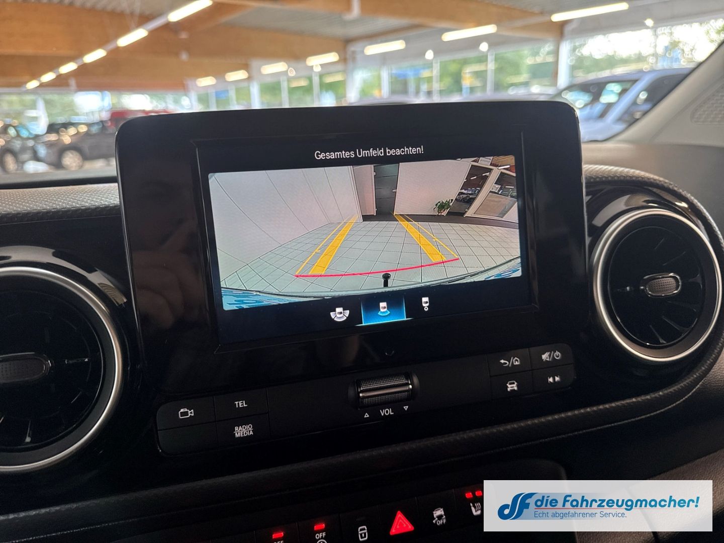 Fahrzeugabbildung Mercedes-Benz Citan Kombi 113 Tourer AHK DAB SHZ Totwi Spur.Ve