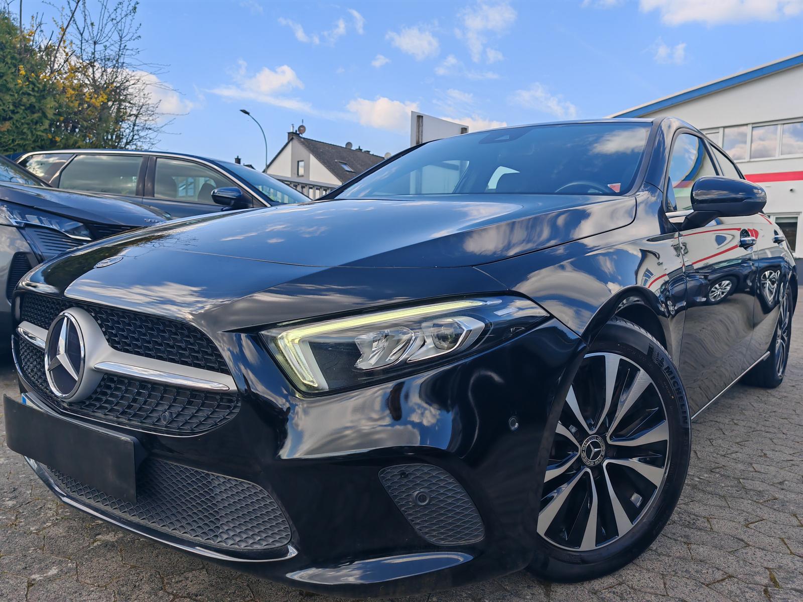Mercedes-Benz A 180 7G LED PANO LED AMBILIGHT KAMERA #44602