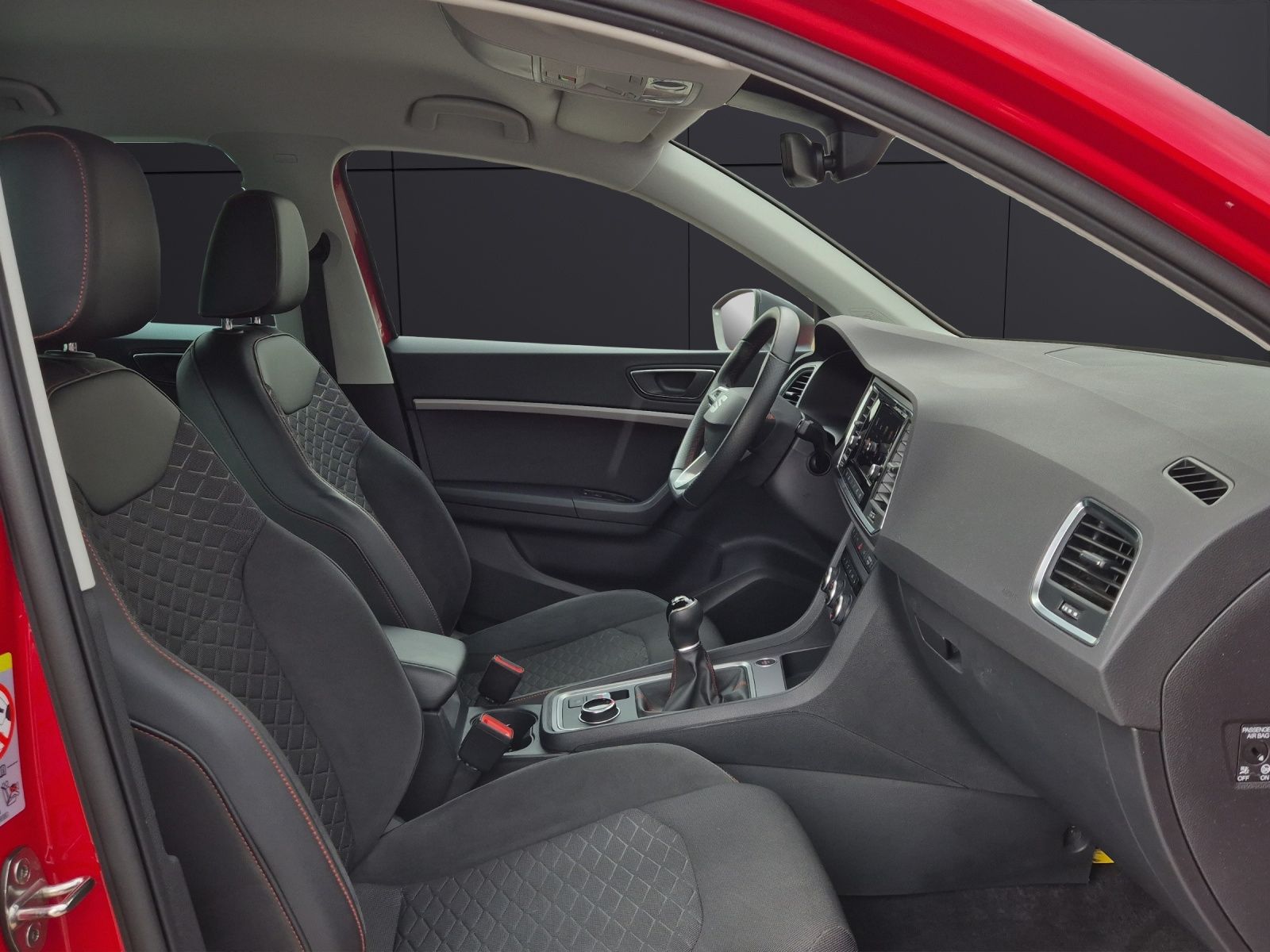 Fahrzeugabbildung SEAT Ateca TSI FR LED AHK CarPlay AID ACC RFK SHZ