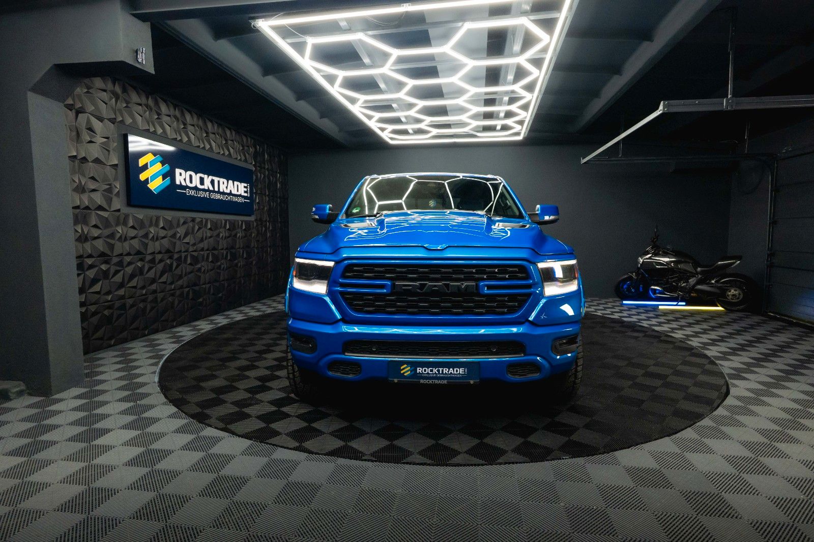 Fahrzeugabbildung Dodge RAM 5.7 V8 HEMI 4x4 NIGHT GT SPORT Night-Paket