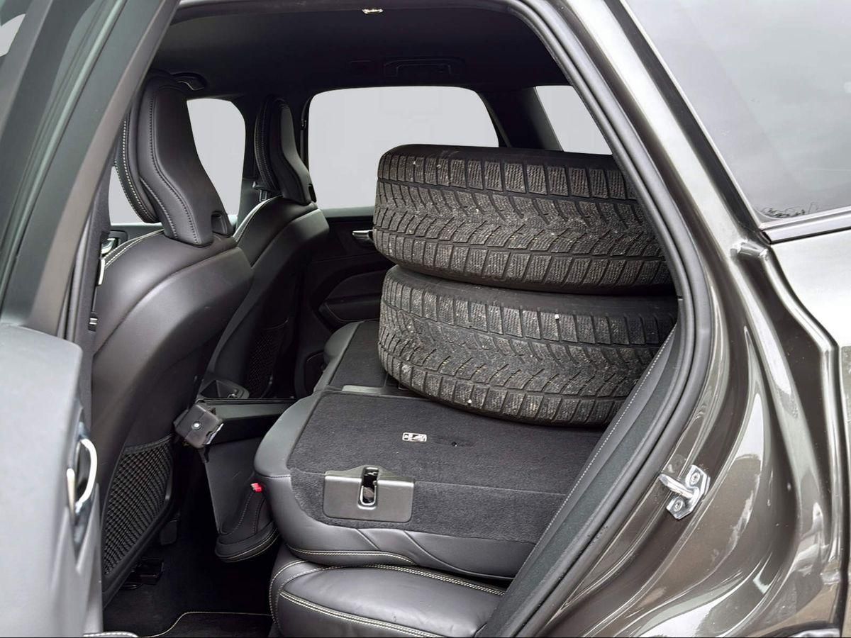 Volvo XC60 R Design 2WD 2.0 Diesel KAT Android Auto Me foto 3