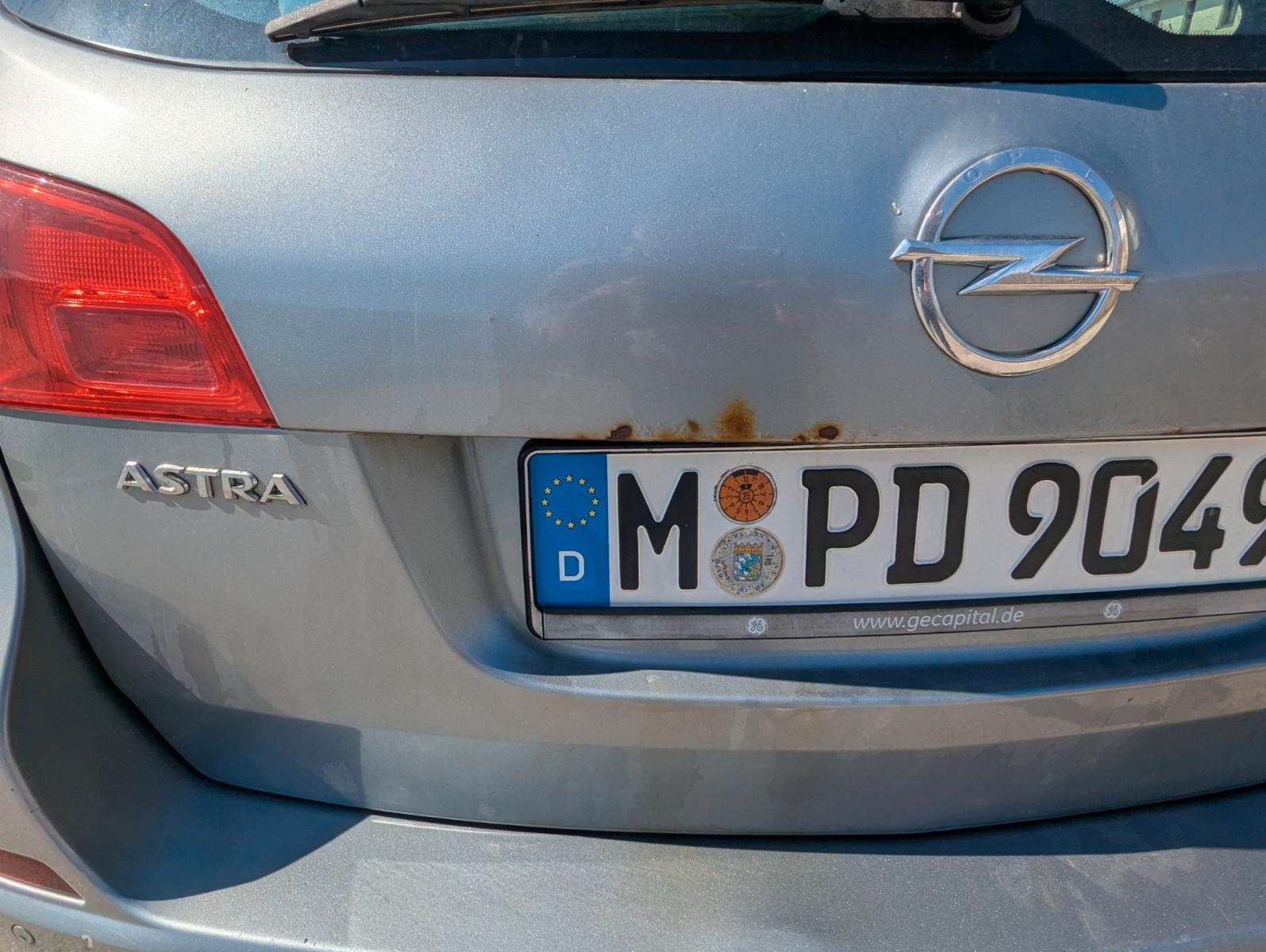 Opel Astra 2012 — photo 6