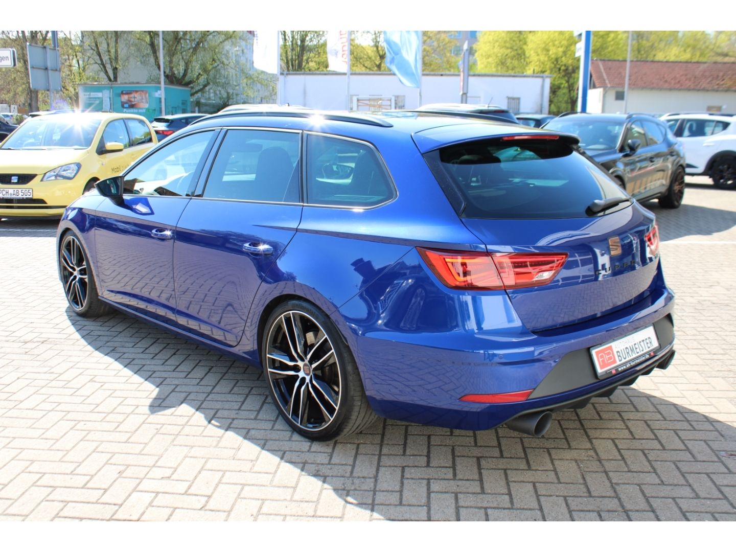 Fahrzeugabbildung SEAT Leon 300 4Drive Cupra Remus H&R DSG ACC LED Pano