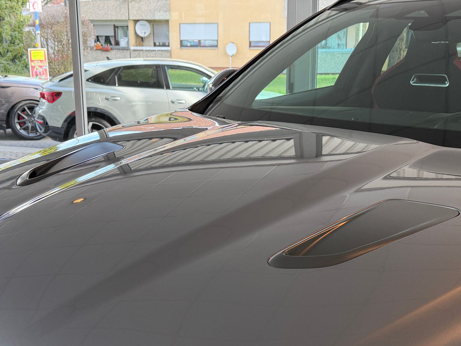 Fahrzeugabbildung Jaguar F-PACE SVR /PANO/MERIDIAN/HUD/360°KAM/MEMORY