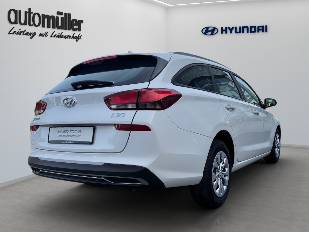 Fahrzeugabbildung Hyundai i30 1.0 T-GDI TEMPOMAT*KLIMA*DAB*ZV*BT*USB*ARMLE