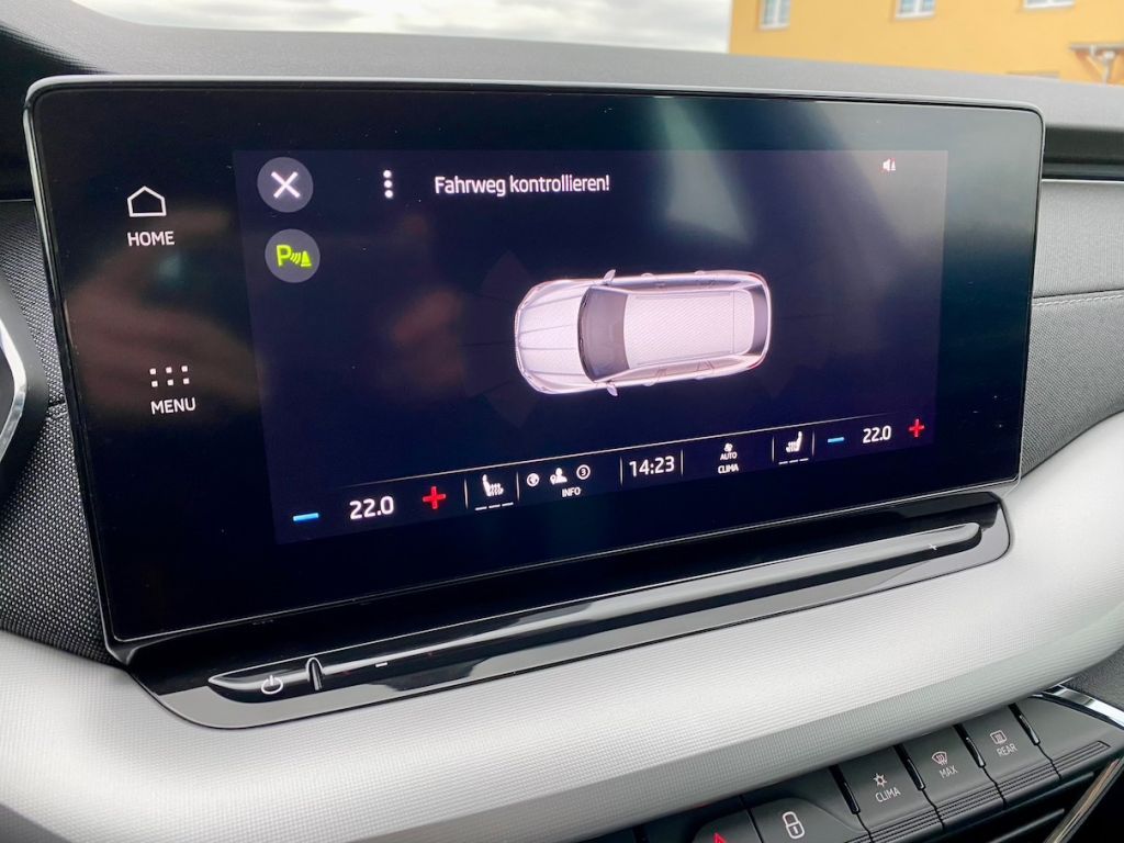 Fahrzeugabbildung SKODA Octavia Combi 2.0 TDI Style AAC NAVI LED HEAD UP