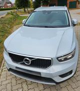 Volvo XC40 T3 Momentum Pro, Benziner, Glacier Silver
