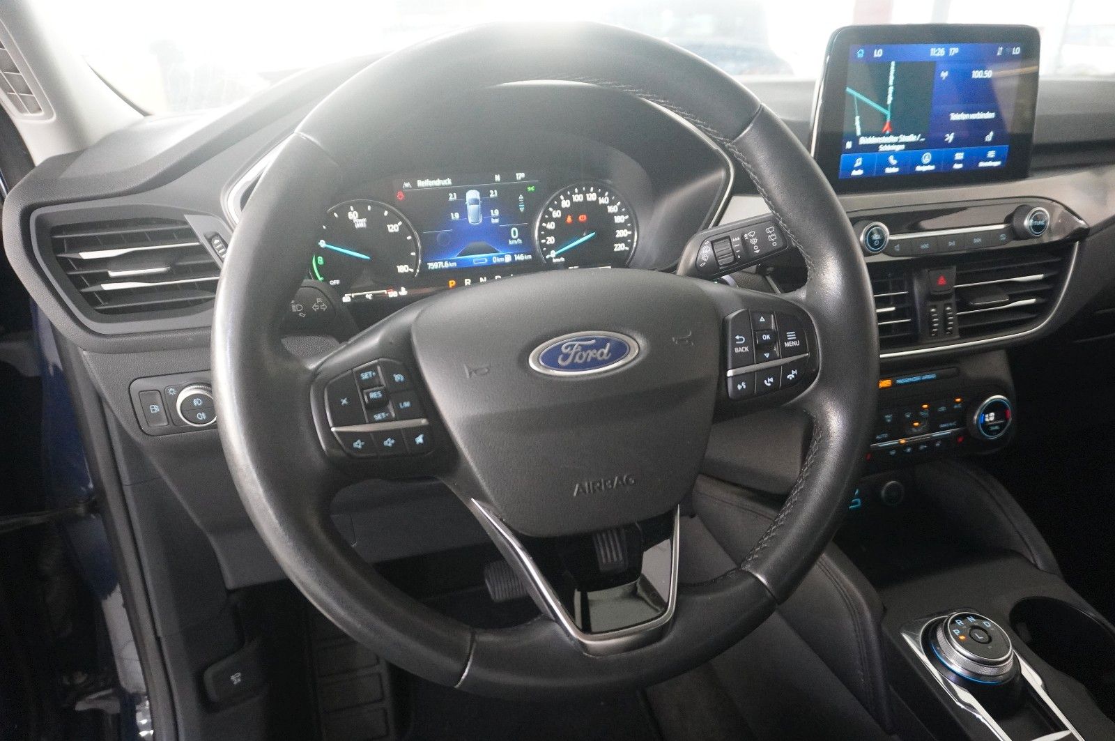 Fahrzeugabbildung Ford Kuga Plug-In Hybrid 2.5 TITANIUM NAVI/LED/SH/DAB