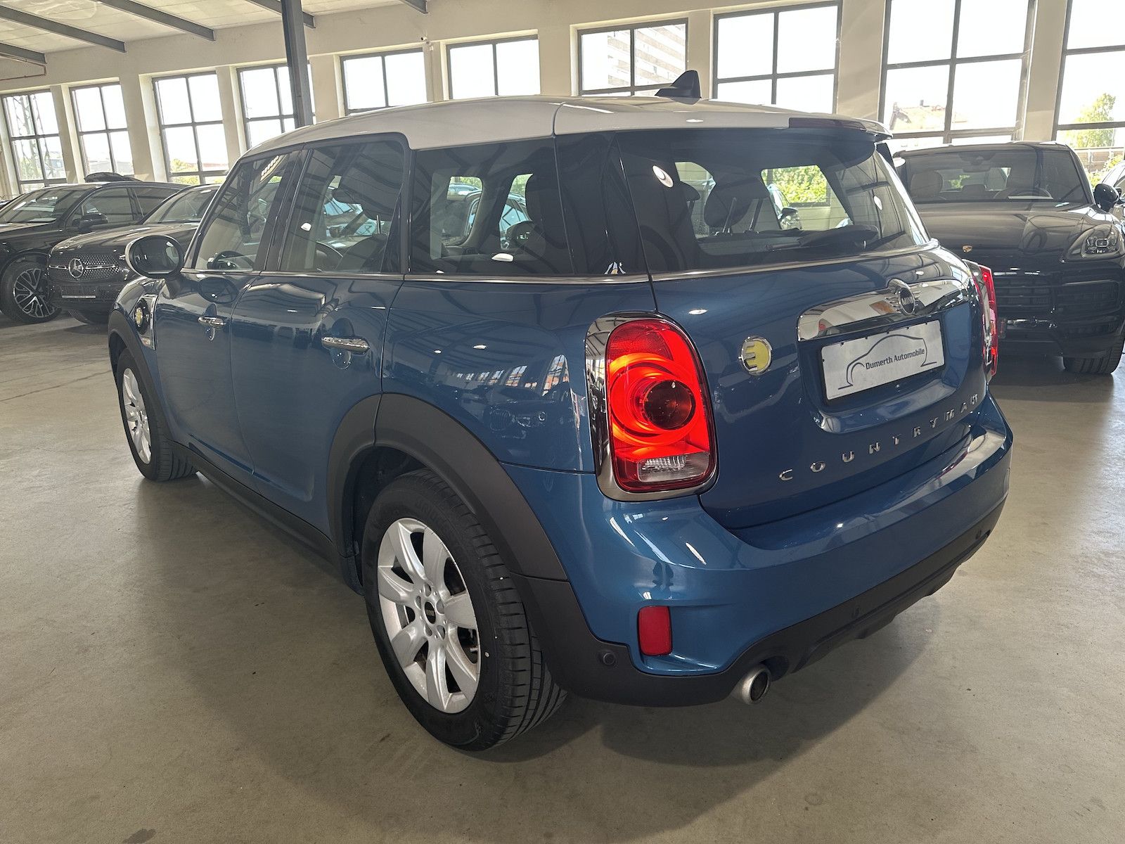 Fahrzeugabbildung MINI Cooper S Countryman S E ALL4/NAV/KAM/LED/Keyless