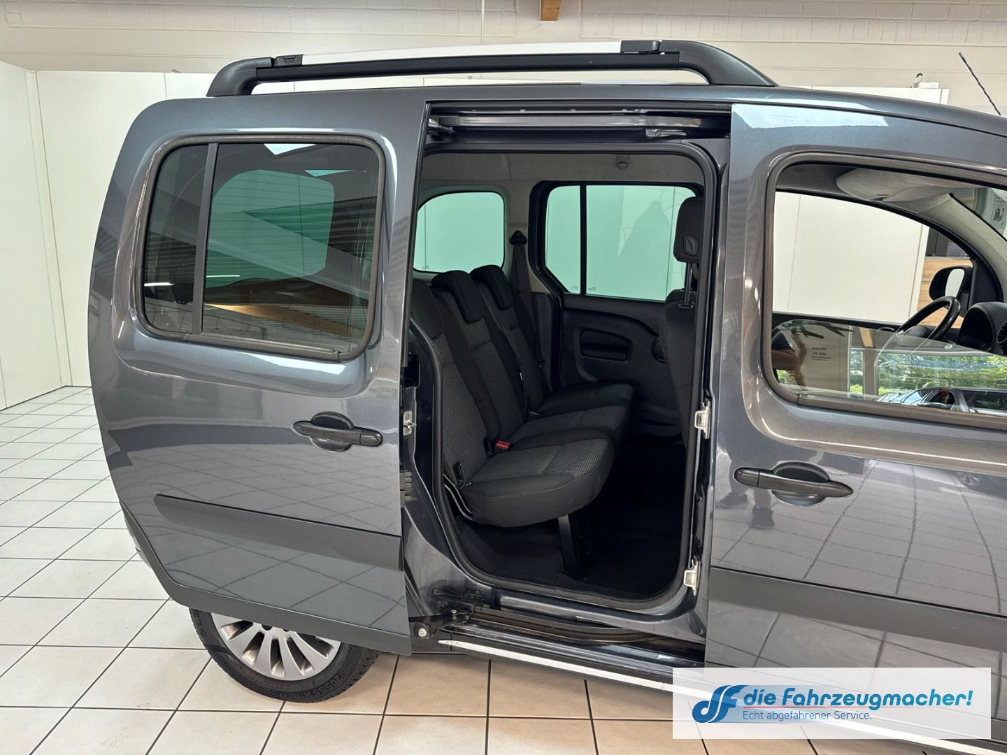 Fahrzeugabbildung Mercedes-Benz Citan 111 CDI lang Tourer Edition Klimaautom SH