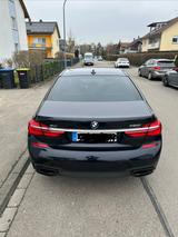 BMW 750i - - schwarze BMW 750