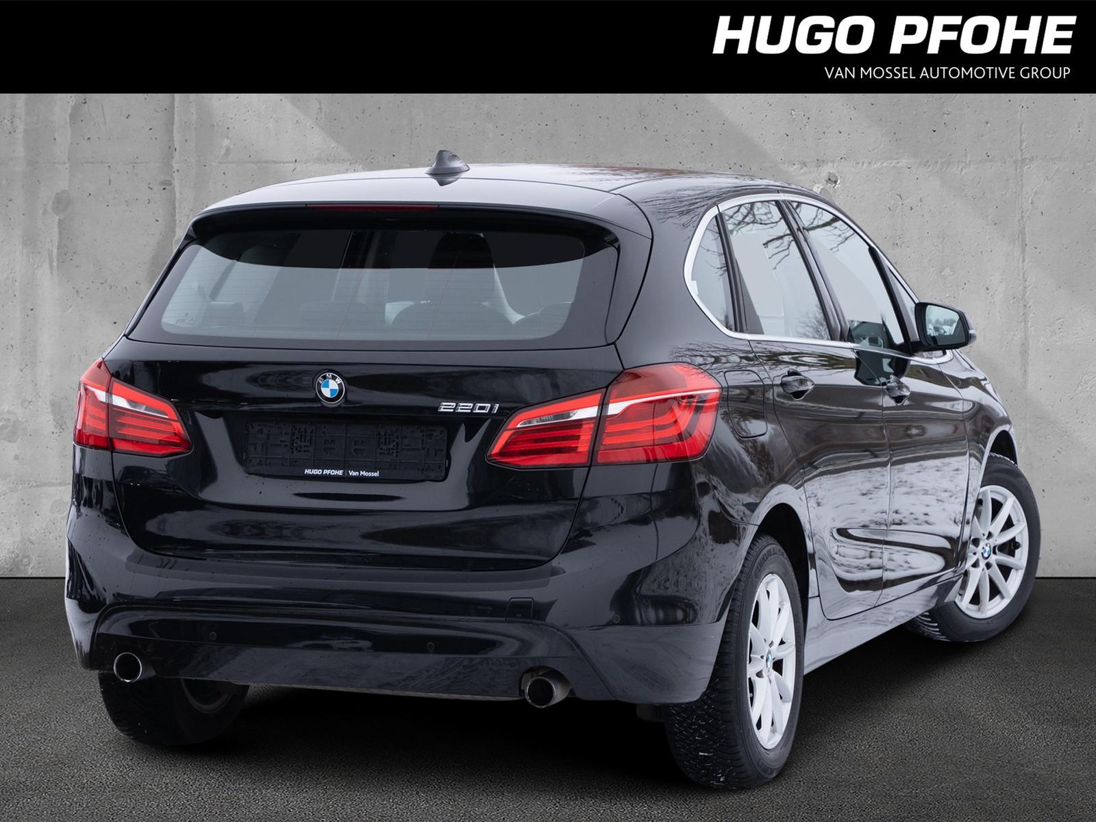 BMW 220i Active Tourer Advantage