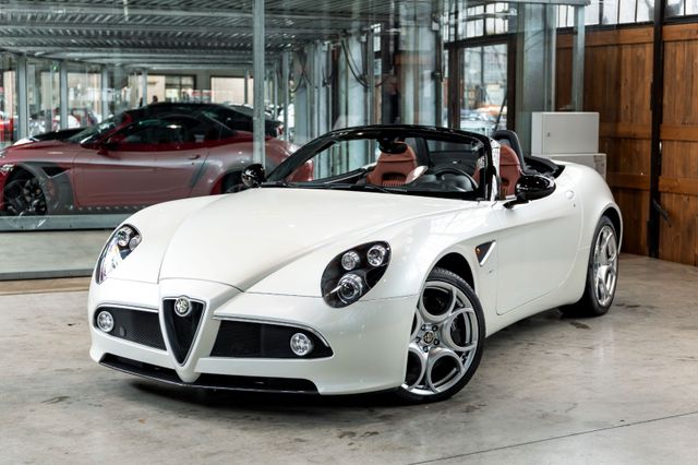 Alfa Romeo 8C  Spider 1 of 500 I Carbon I 1. Hand I 3084 km