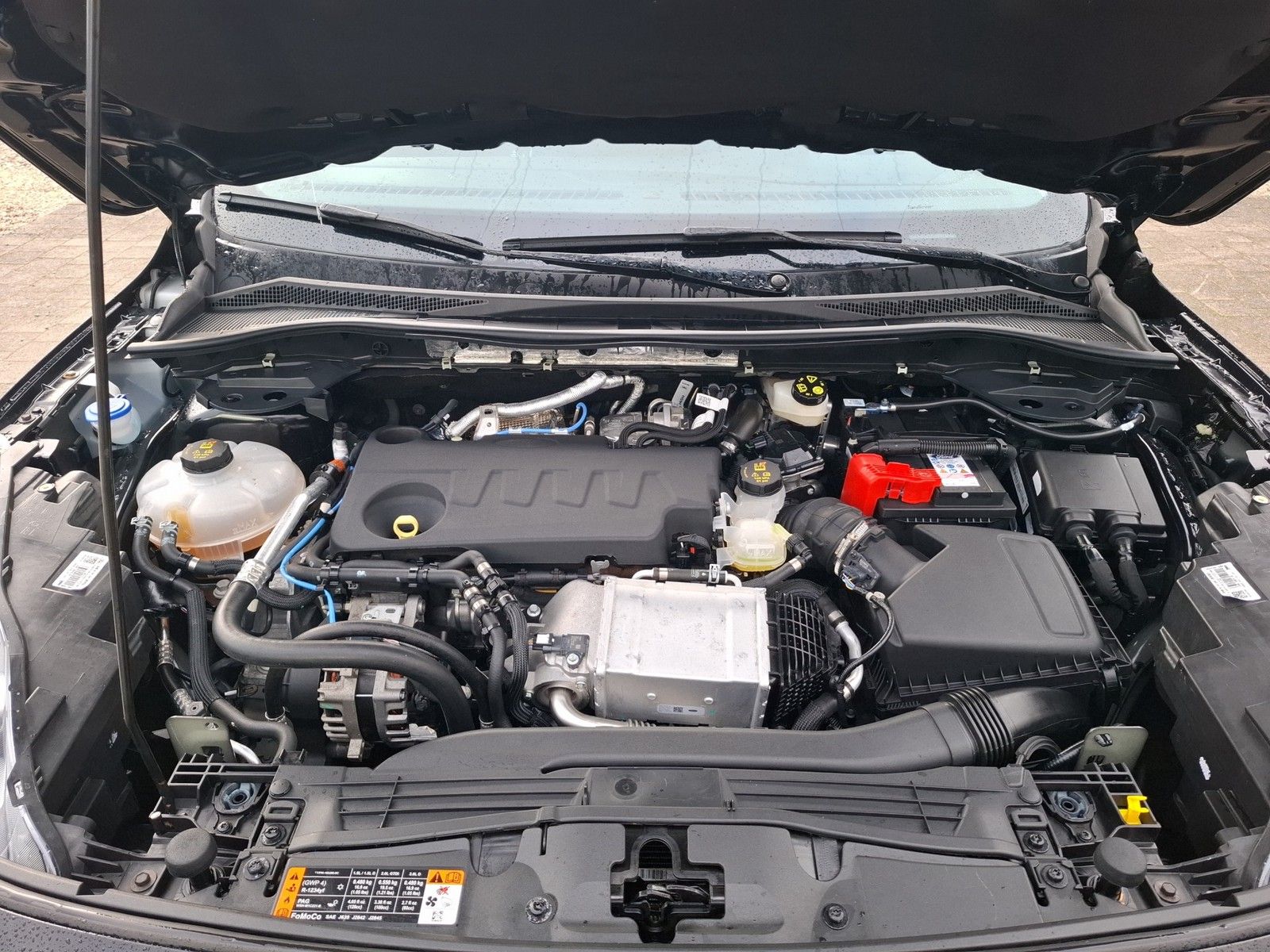 FORD Kuga 2.0 TDCi Vignale AWD / AUTOMATIK / AHK / ST - Image 17