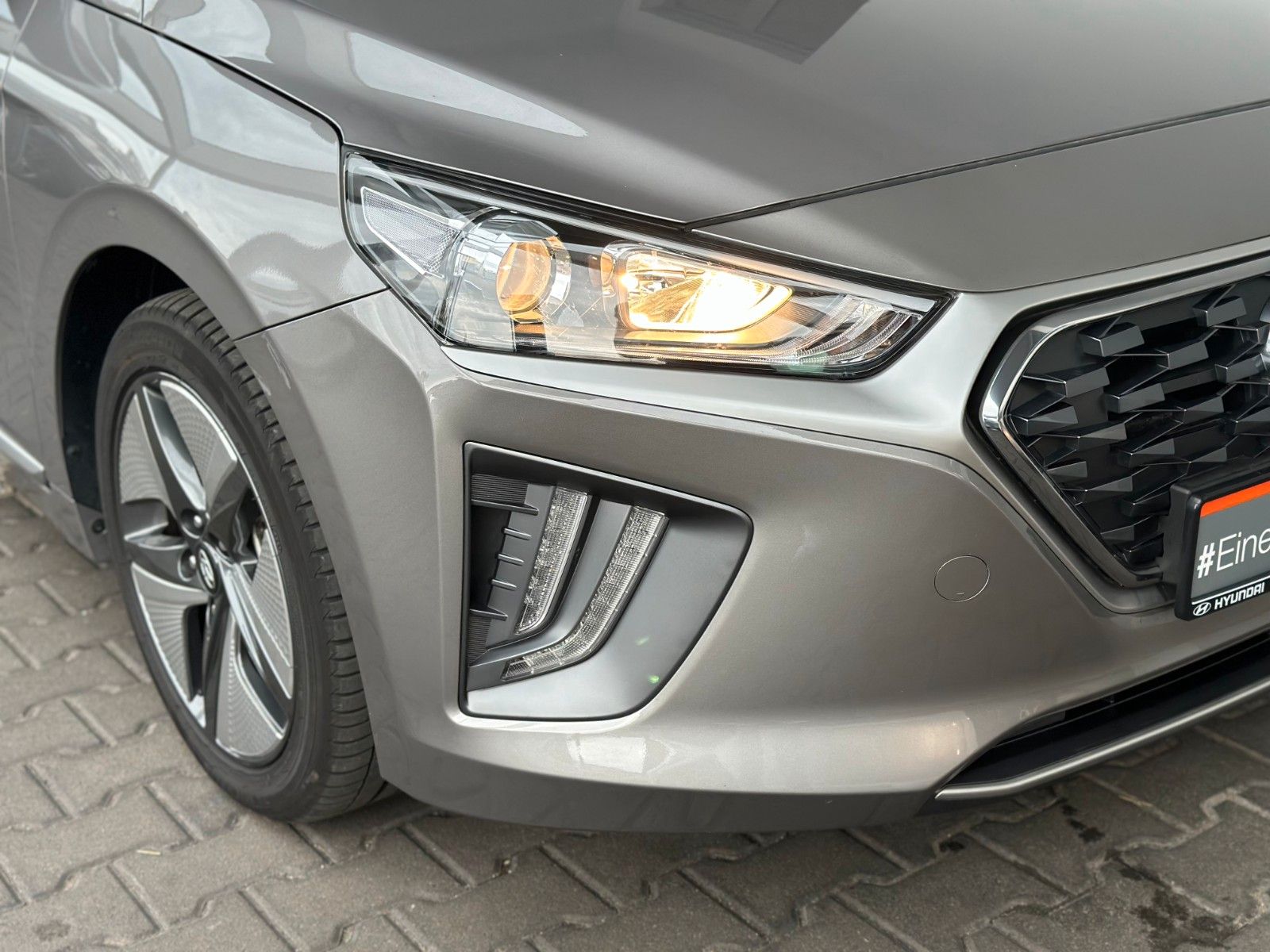 Fahrzeugabbildung Hyundai IONIQ Trend HEV 1.6l 105PS Carplay/Kamera!