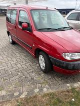 Citroën Berlingo 1.4 Chrono Chrono / Rollstuhlrampe - gebrauchte Citroën Berlingo aus dem Jahr 2000