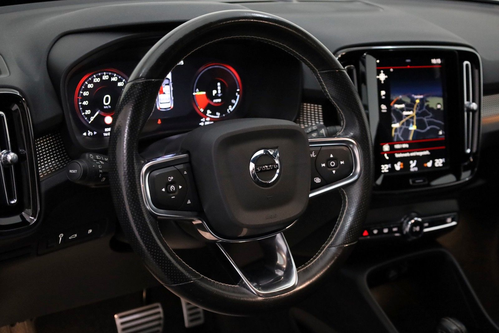 Fahrzeugabbildung Volvo XC40 T5 R Design Recharge Leder,Navi,LED,Kamera